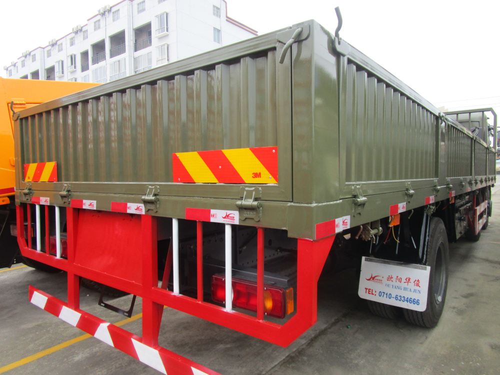 6.8米欄板貨車