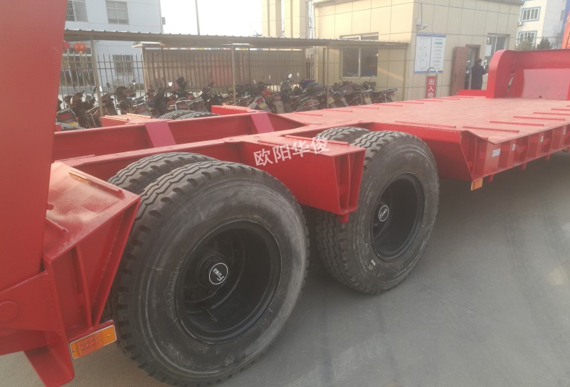 11米2橋鉤機(jī)板運(yùn)輸平板半掛車(chē)